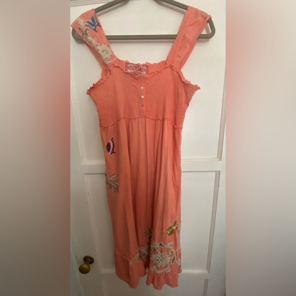 Summer casual embroidered used dress in medium. - Picture 2 of 4